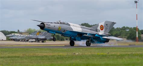 MiG-21 landing